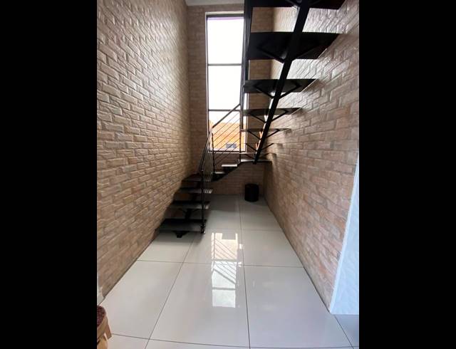 4 BEDROOM HOUSE FOR SALE IN AERORAND